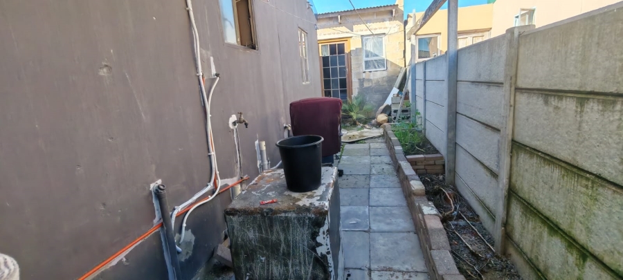 2 Bedroom Property for Sale in Clairewood Western Cape
